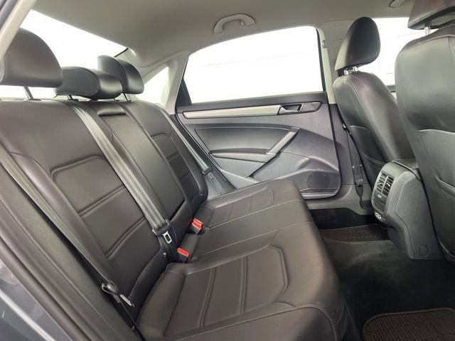 Used 2020 Volkswagen Passat 2.0T SE image 15