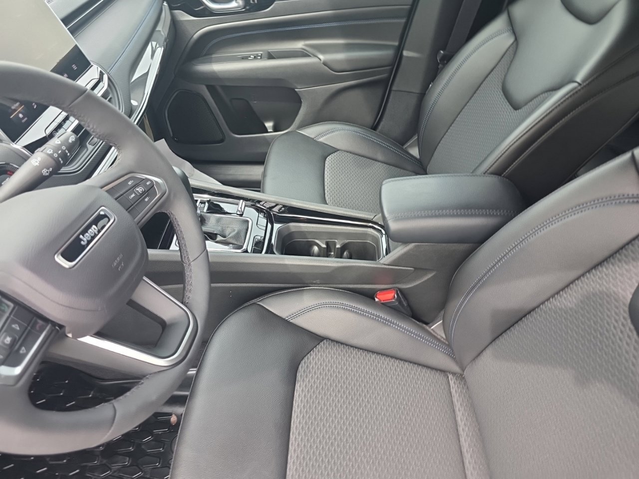 New 2026 Jeep Compass Latitude AWD/4WD image 16