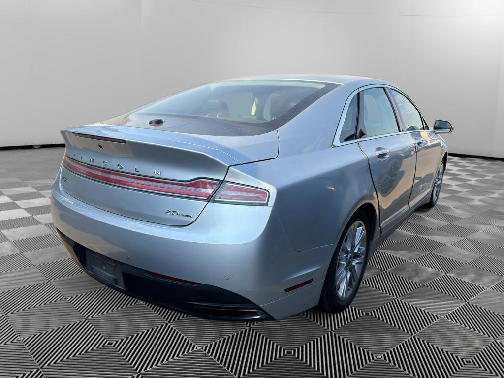 Used 2013 Lincoln MKZ FWD image 4