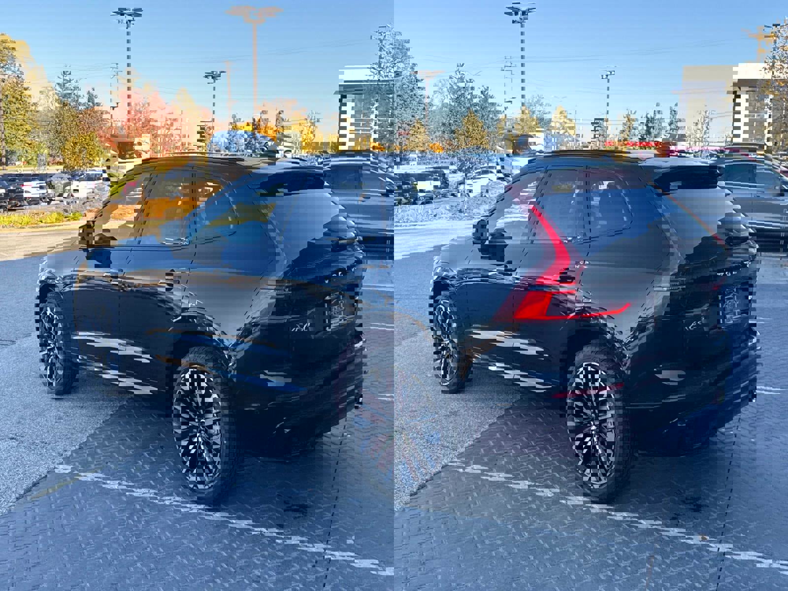 New 2026 Volvo XC60 B5 Ultra w/ Climate Package image 7