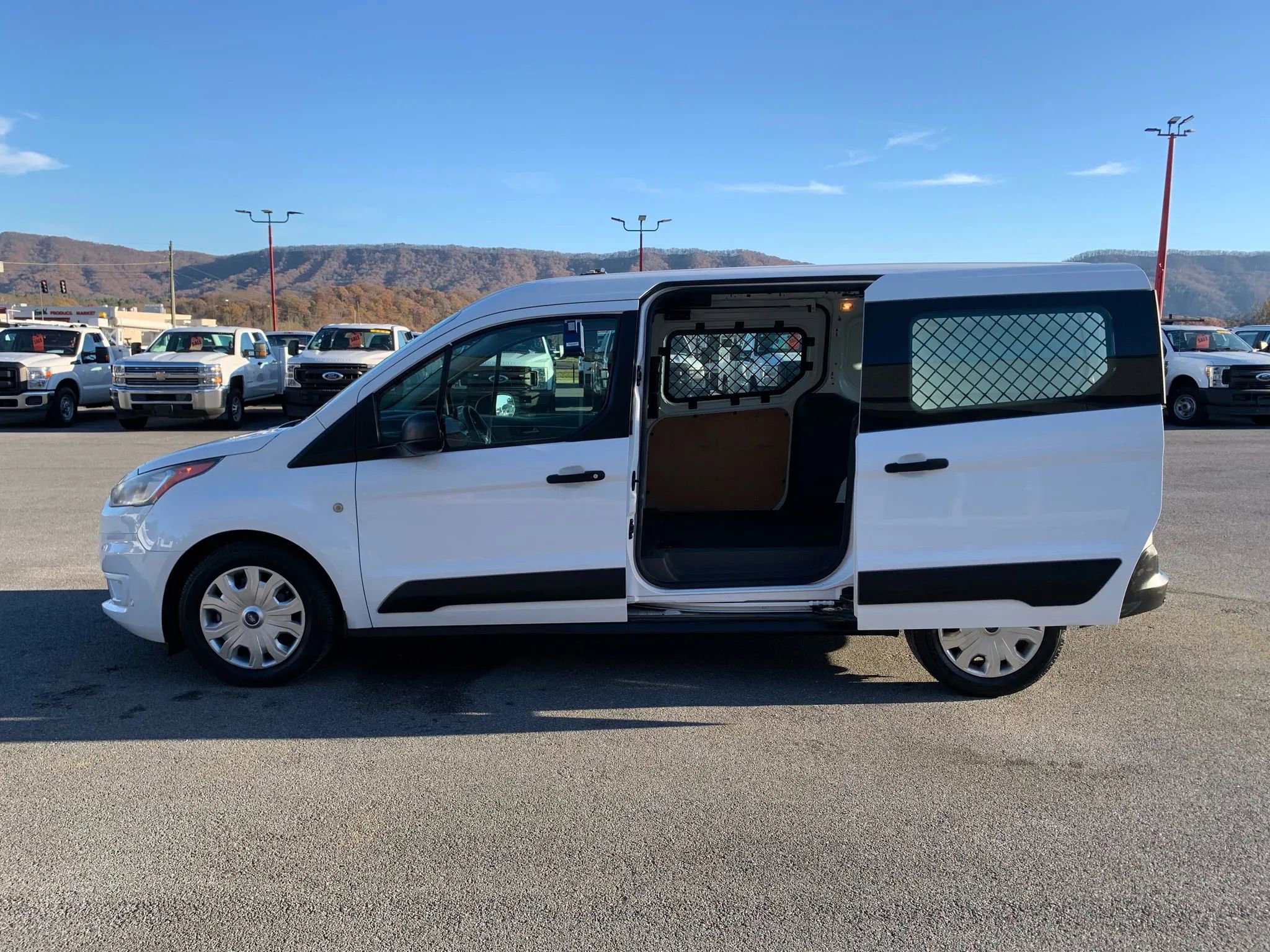 Used 2019 Ford Transit Connect XLT image 21