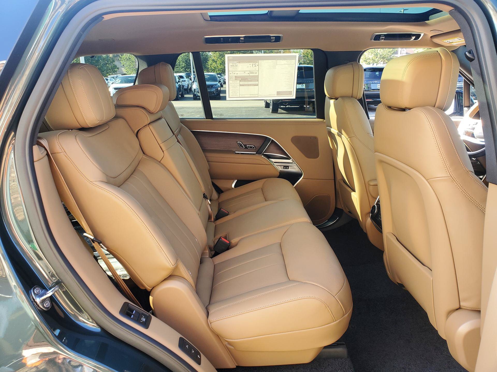 New 2027 Land Rover Range Rover Long Wheelbase SE AWD/4WD image 17