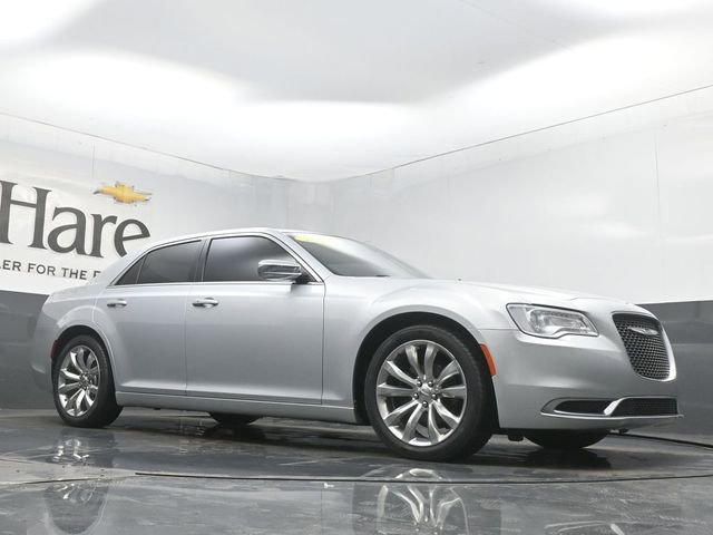 Used 2020 Chrysler 300 Touring L w/ Quick Order Package 2EF image 2