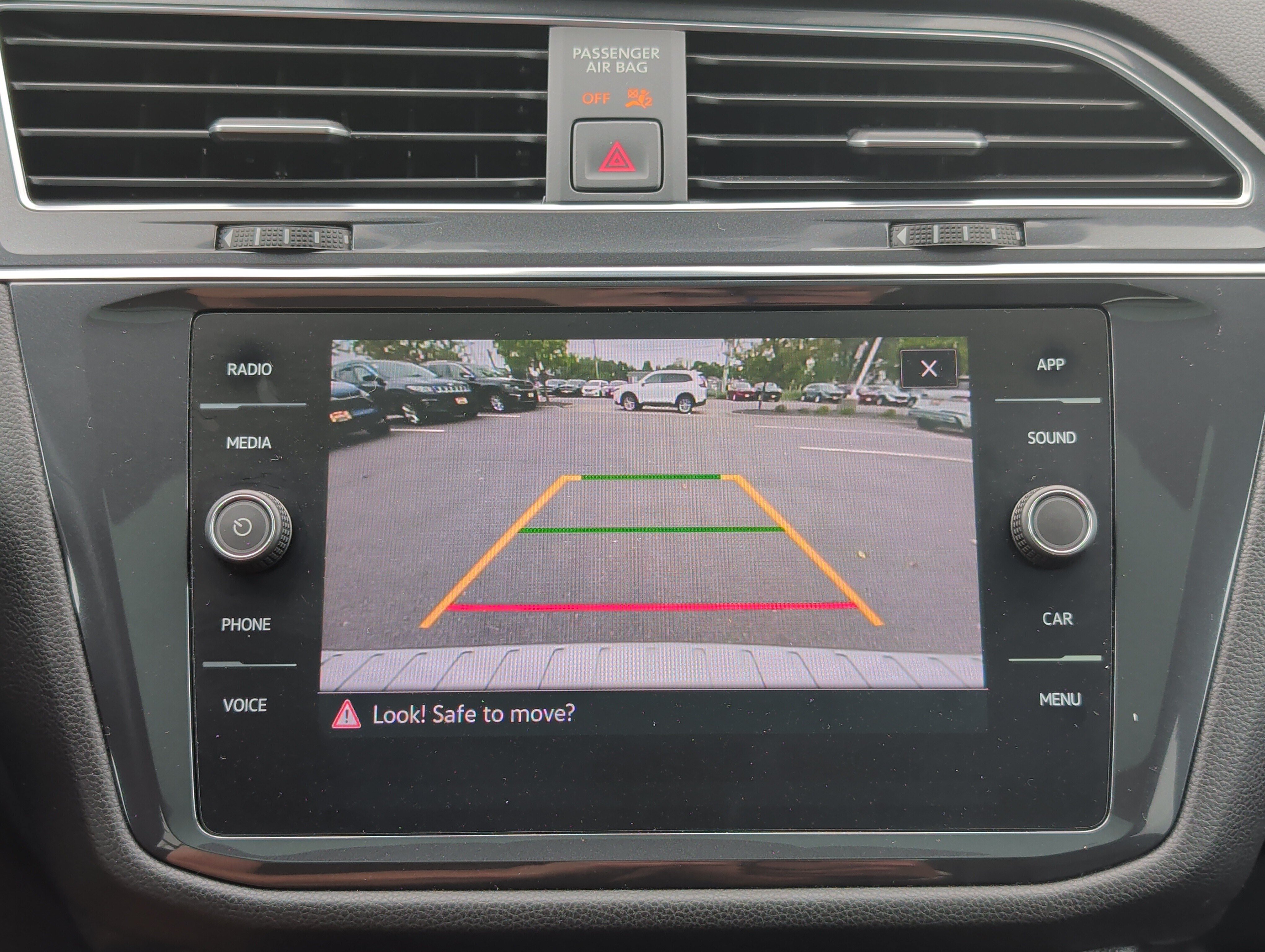 Used 2022 Volkswagen Tiguan SE R-Line AWD/4WD image 33