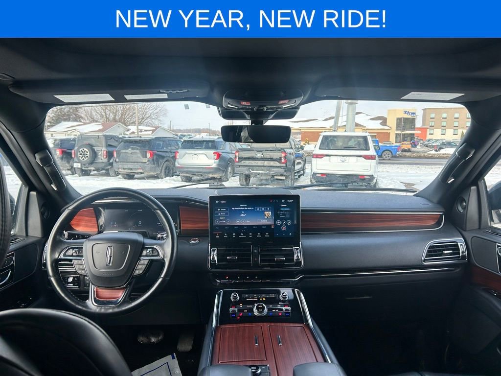 Used 2024 Lincoln Navigator Premiere image 28