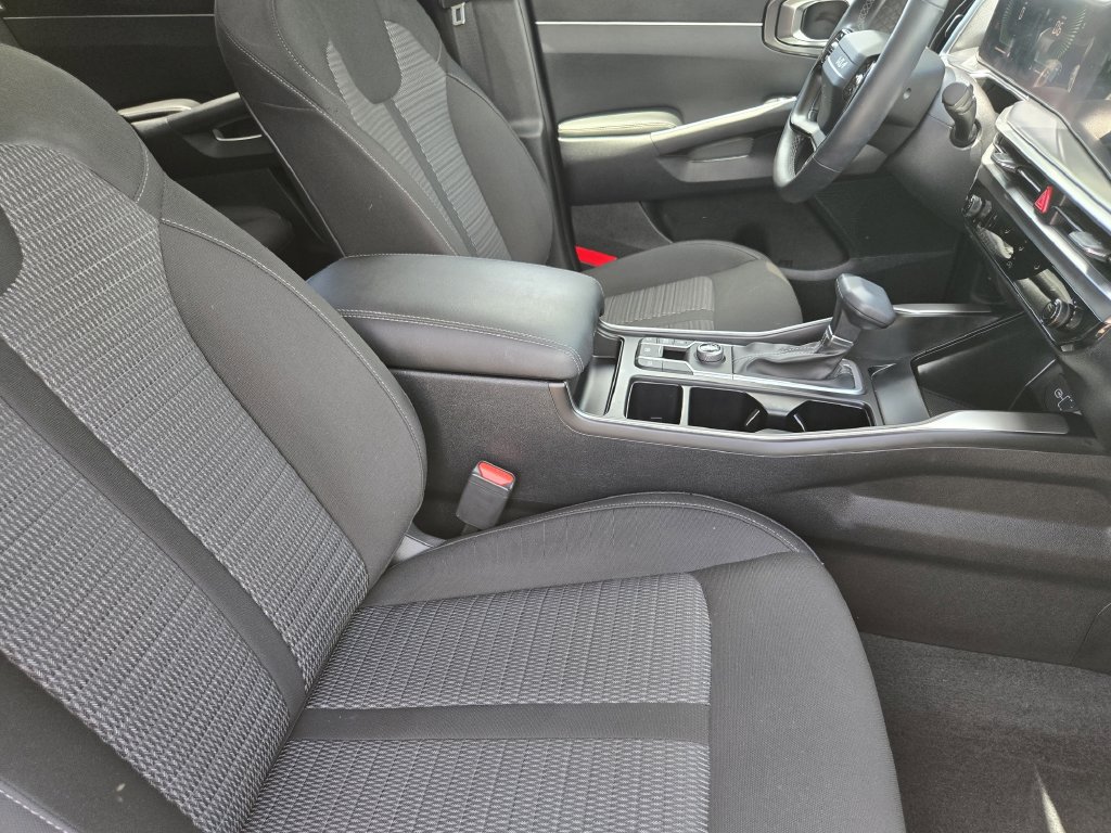 New 2026 Kia Sorento LX FWD image 10