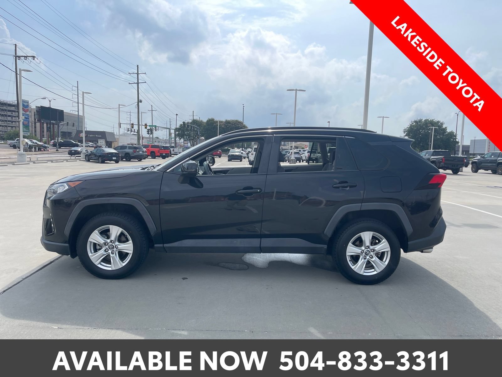 Used 2020 Toyota RAV4 XLE FWD image 2