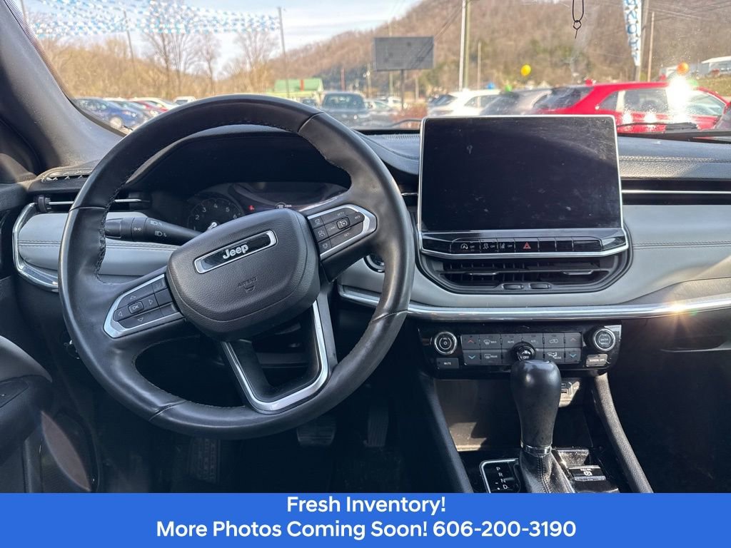 Used 2023 Jeep Compass Limited image 8