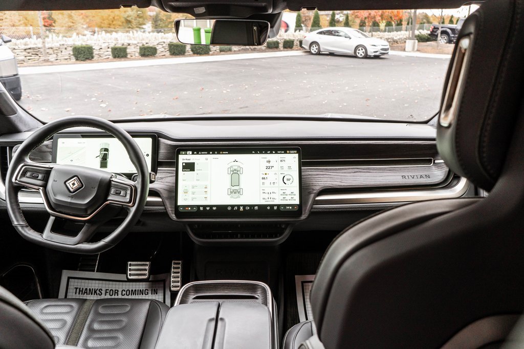 Used 2023 Rivian R1T Adventure image 9