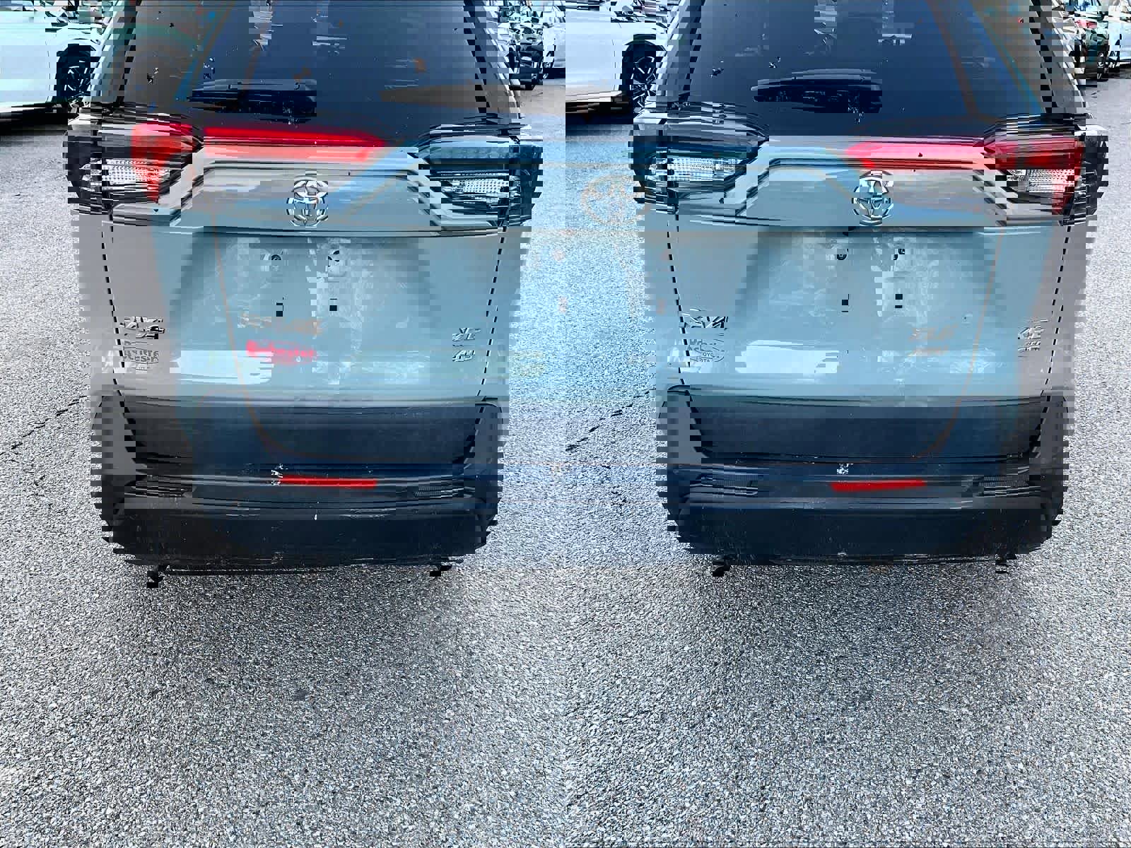 Used 2021 Toyota RAV4 XLE w/ Convenience Package image 7