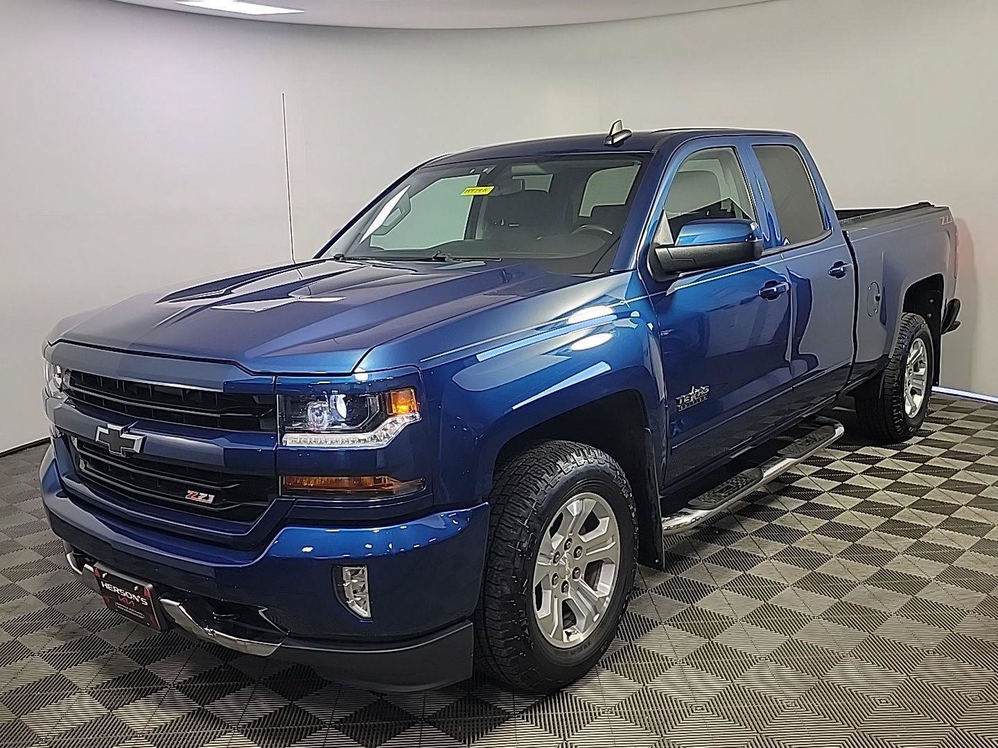 Used 2018 Chevrolet Silverado 1500 LT w/ Texas Edition AWD/4WD image 12