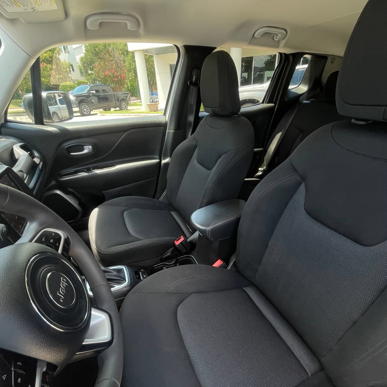 Used 2023 Jeep Renegade Latitude AWD/4WD image 21