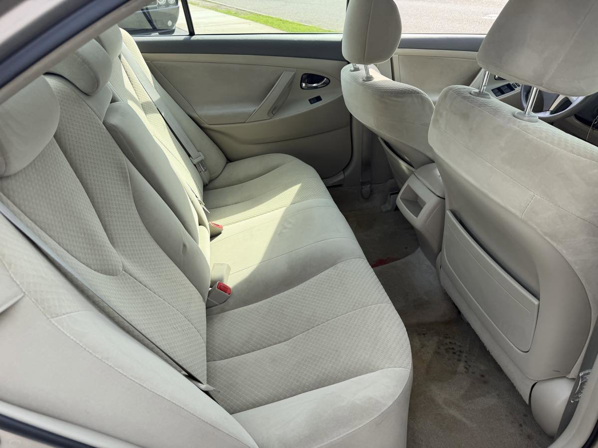 Used 2009 Toyota Camry FWD image 16