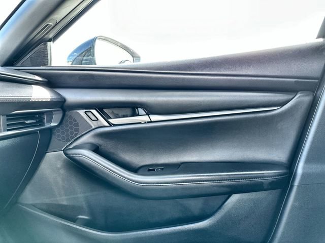 Used 2021 MAZDA MAZDA3 s image 32