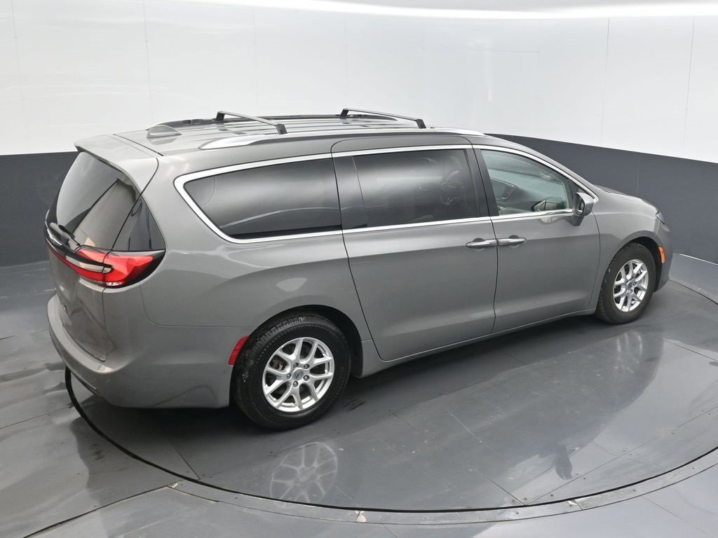 Used 2021 Chrysler Pacifica Touring-L image 21