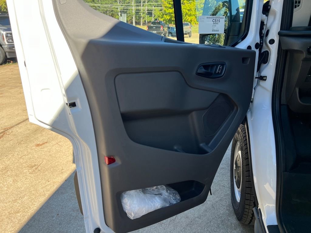 New 2025 Ford Transit 250 148 Medium Roof image 11
