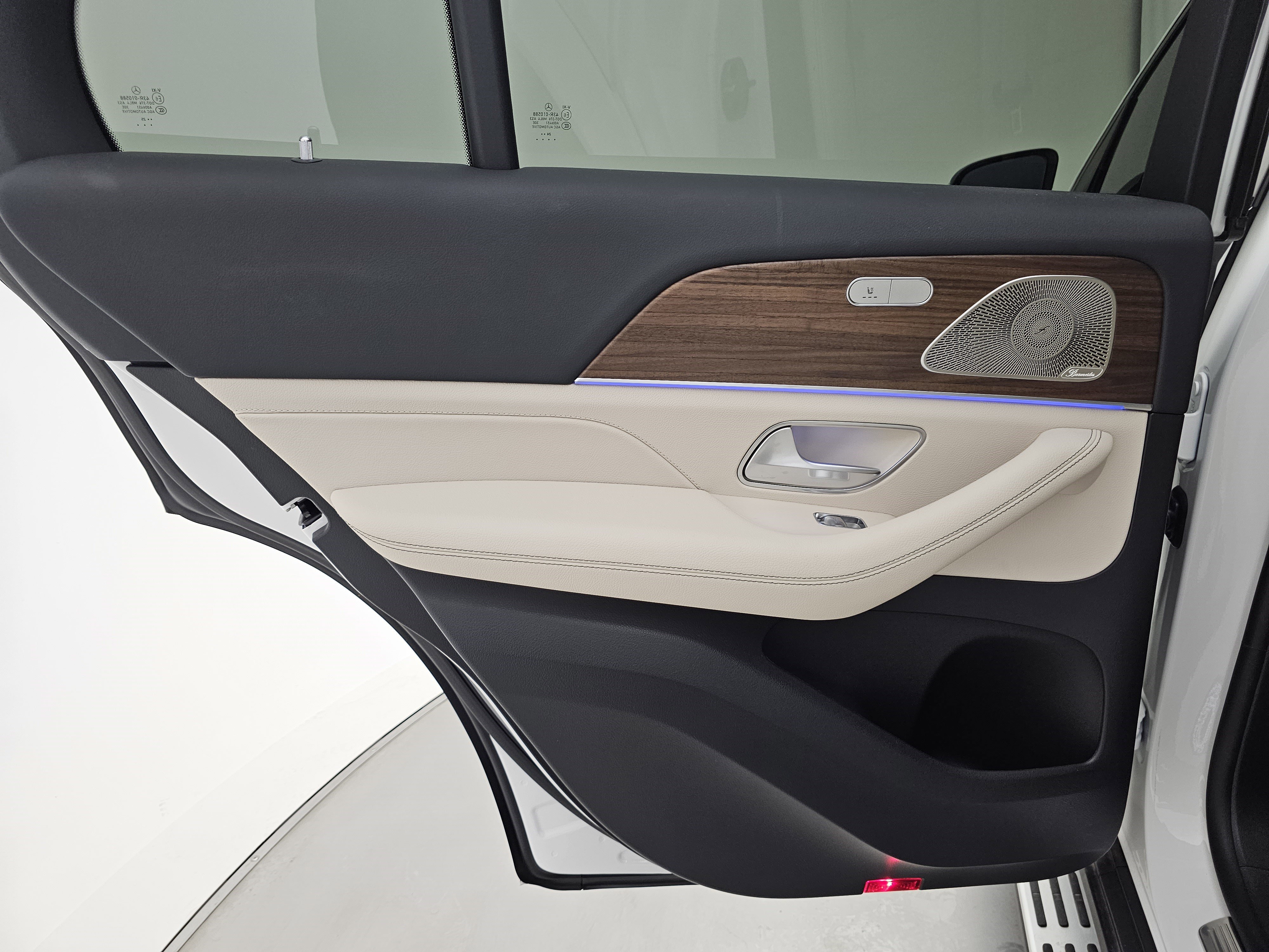 Used 2025 Mercedes-Benz GLE 450e 4MATIC image 24