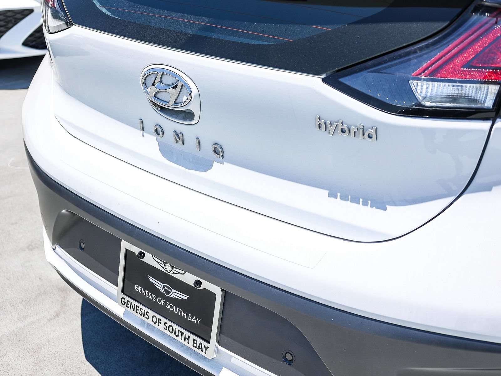 Used 2020 Hyundai Ioniq Limited FWD image 7