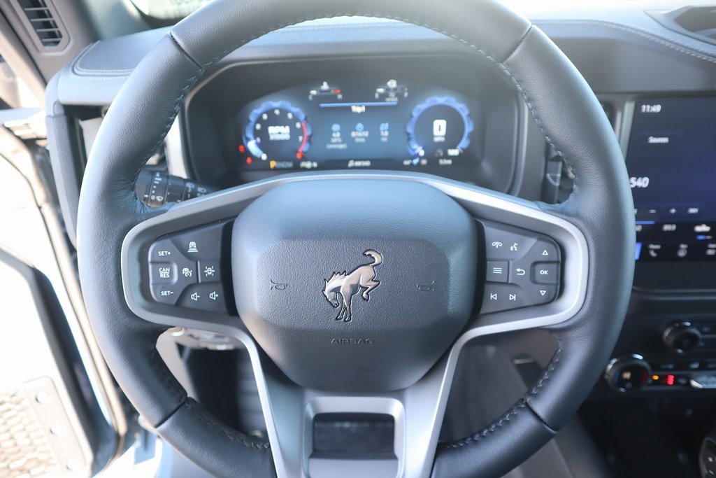 New 2025 Ford Bronco Badlands image 3