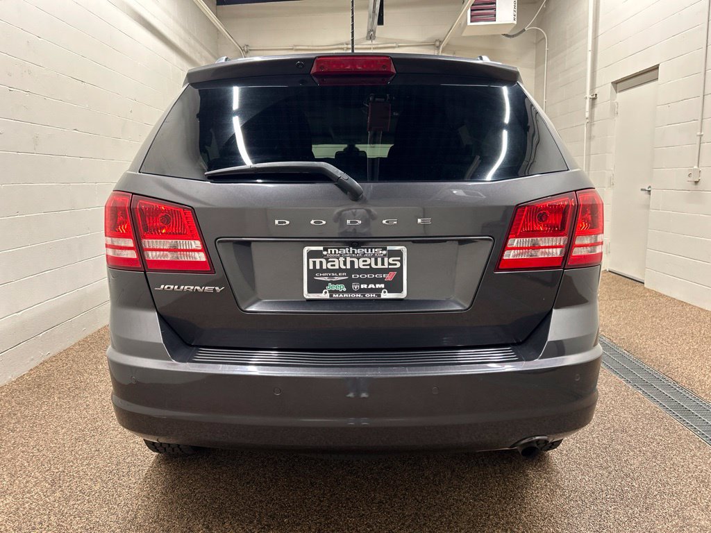 Used 2020 Dodge Journey SE w/ Blacktop Package FWD image 3