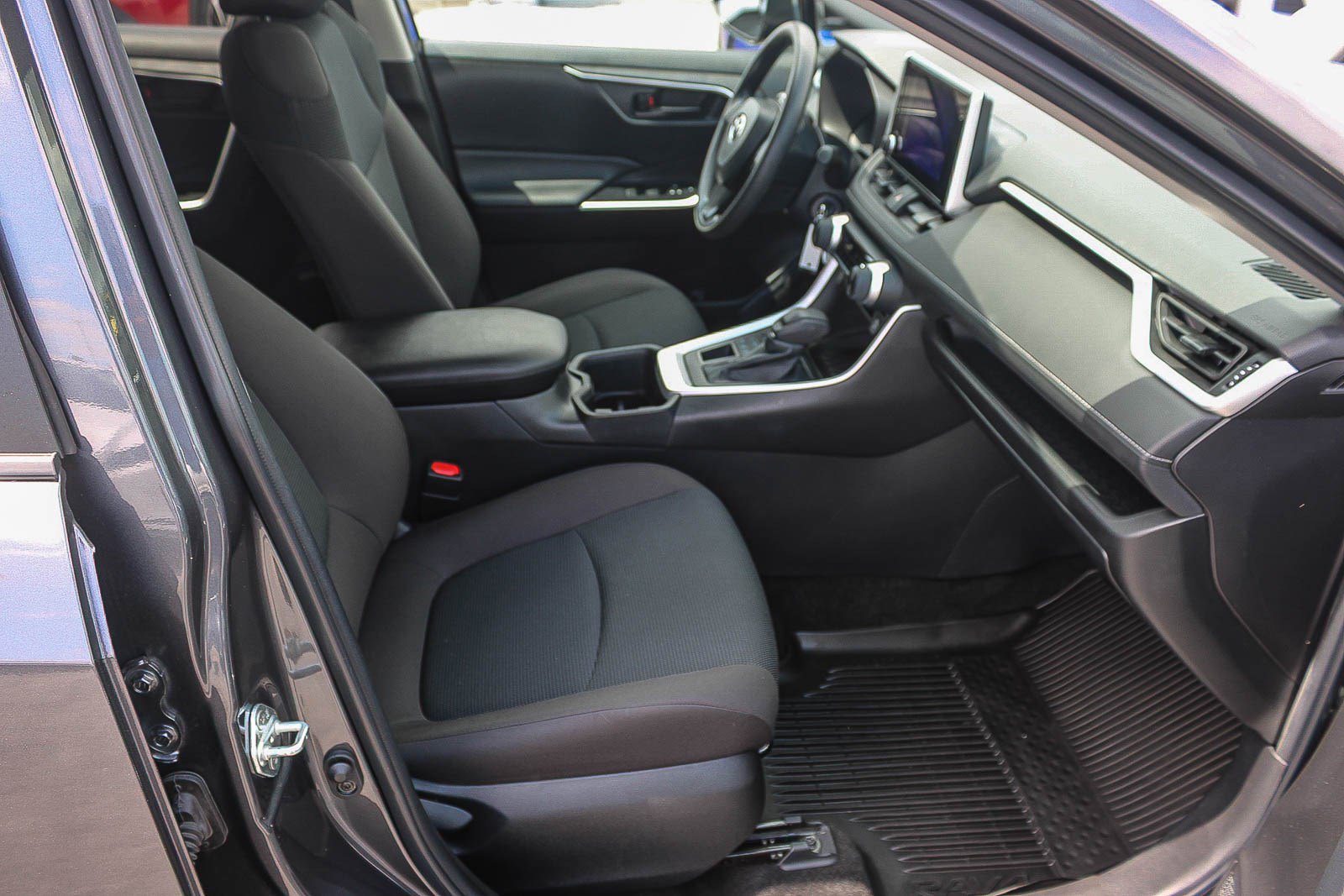 Certified 2023 Toyota RAV4 LE AWD/4WD image 17