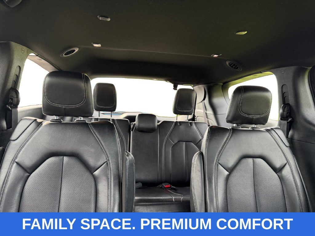 Used 2025 Chrysler Pacifica Select FWD image 14
