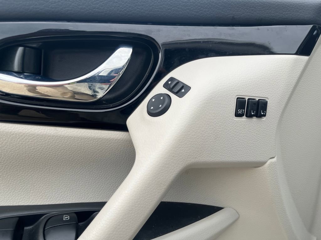 Certified 2022 Nissan Rogue Sport SL w/ Premium Package FWD image 15