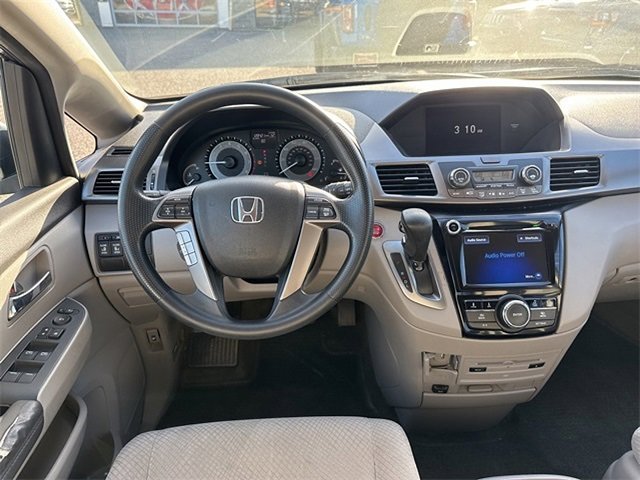 Used 2016 Honda Odyssey SE image 10