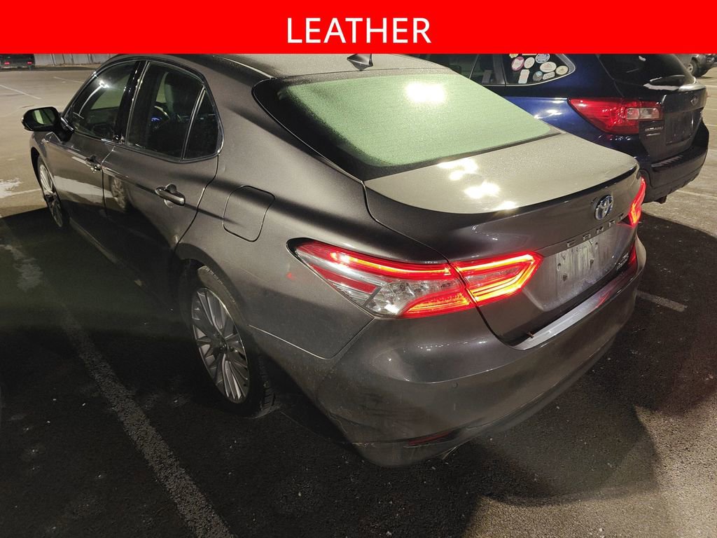 Used 2018 Toyota Camry XLE image 4