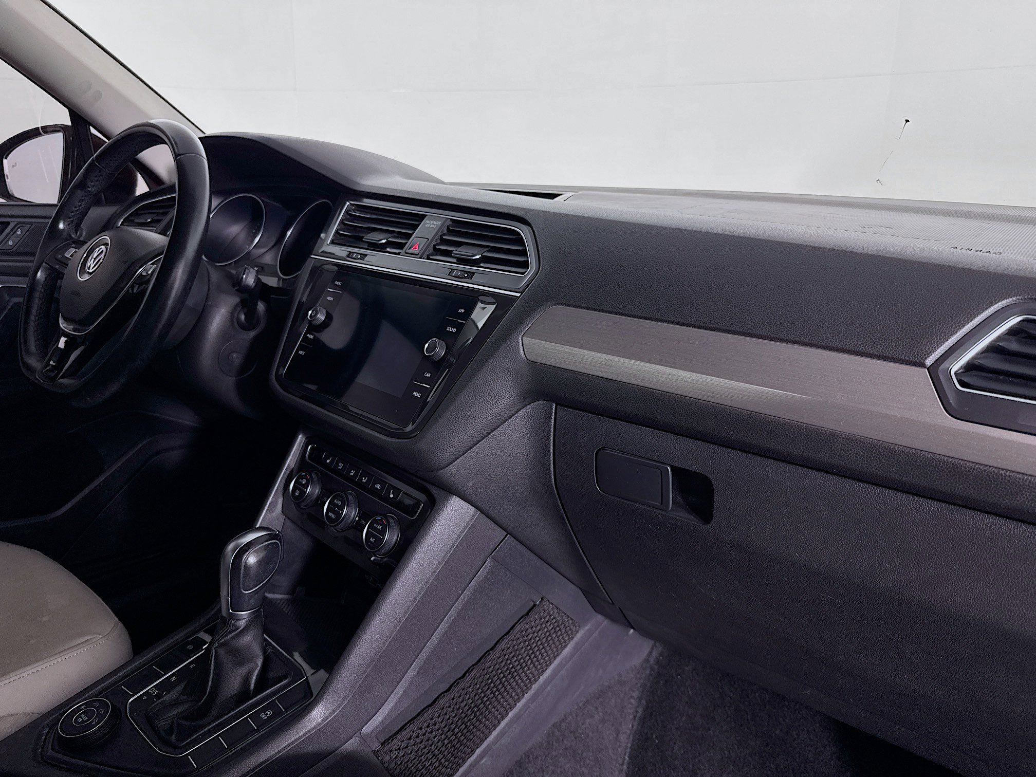 Used 2019 Volkswagen Tiguan SE AWD/4WD image 50