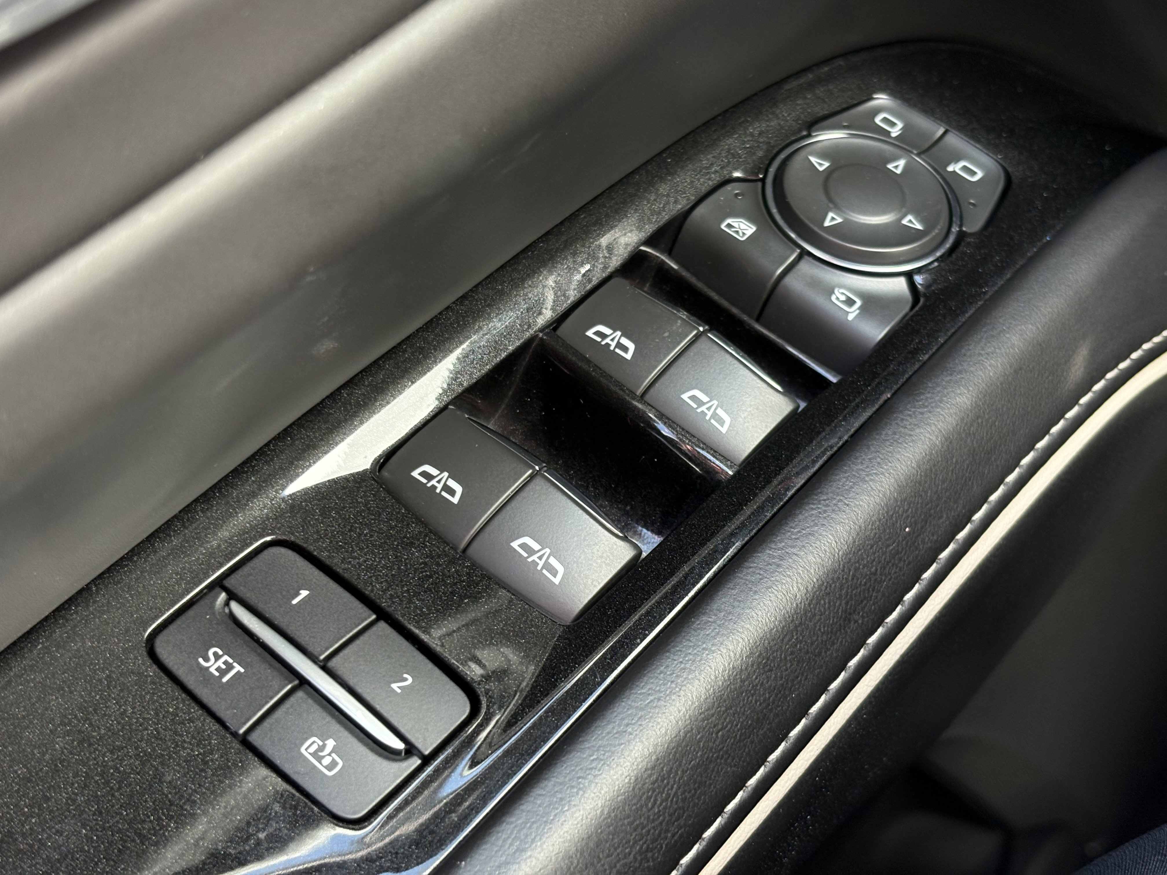 Used 2023 Cadillac Escalade V AWD/4WD image 38