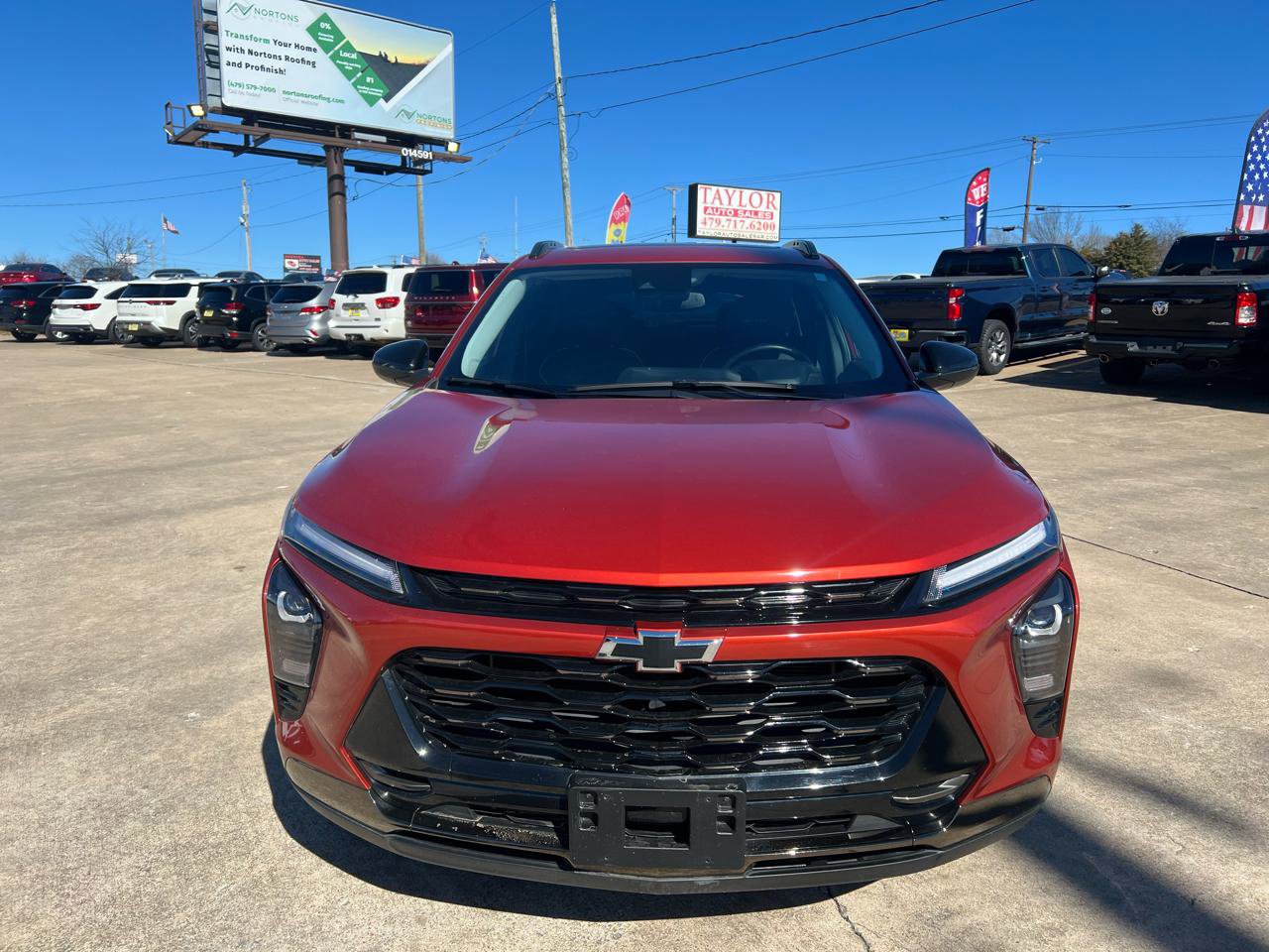 Used 2024 Chevrolet Trax ACTIV w/ Sunroof Package image 2