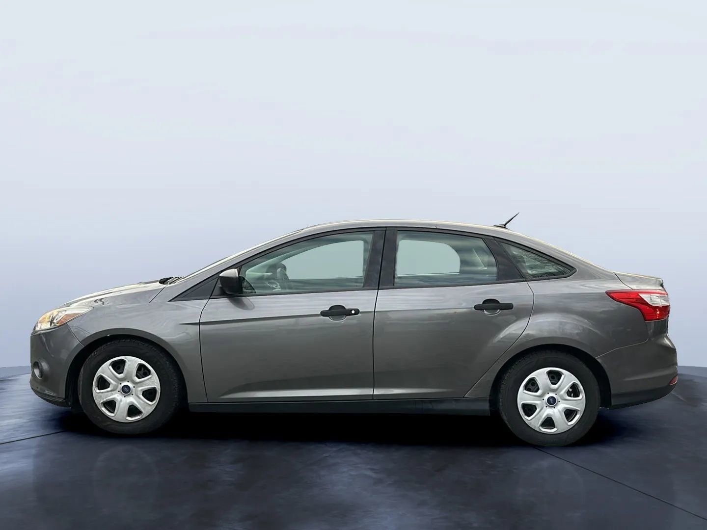 Used 2014 Ford Focus S FWD image 2