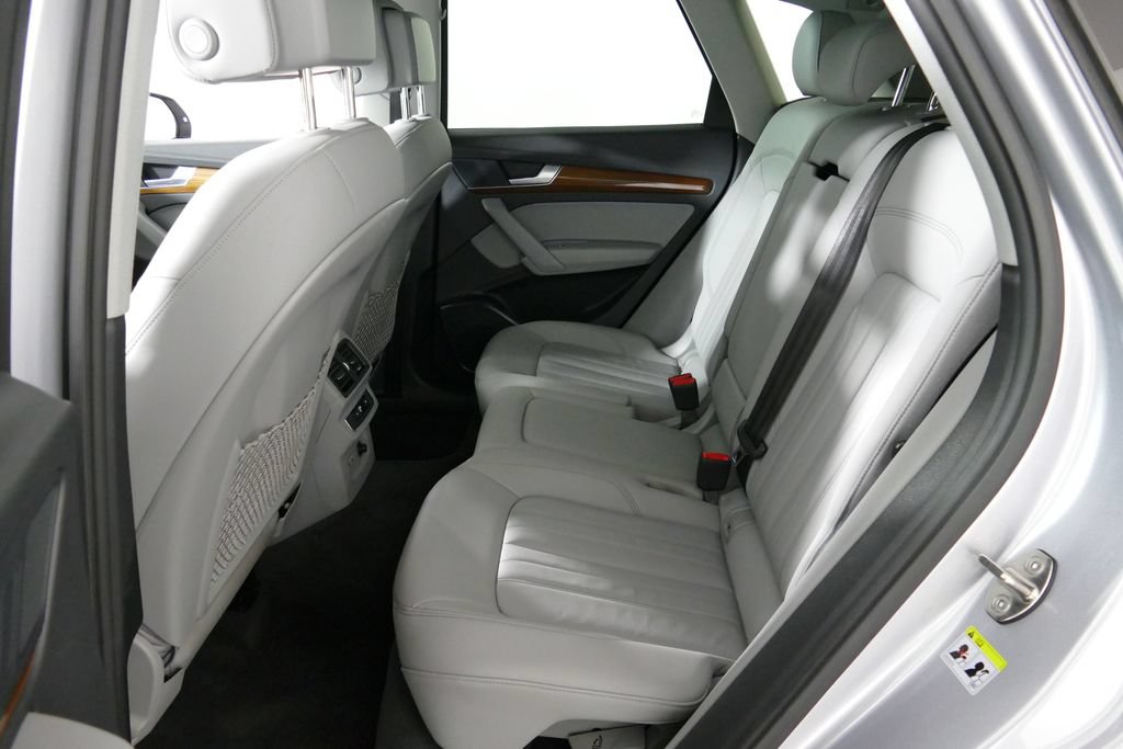 Certified 2022 Audi Q5 2.0T Premium w/ Convenience Package AWD/4WD image 31