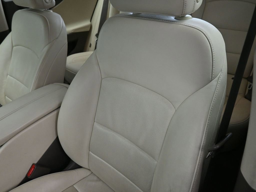 Used 2023 Chevrolet Malibu LT w/ Driver Confidence Package image 20