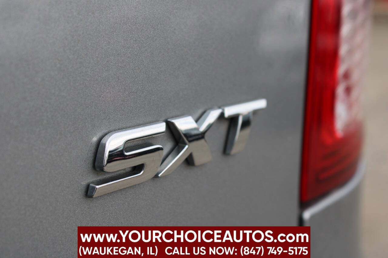 Used 2015 Dodge Grand Caravan SXT image 11