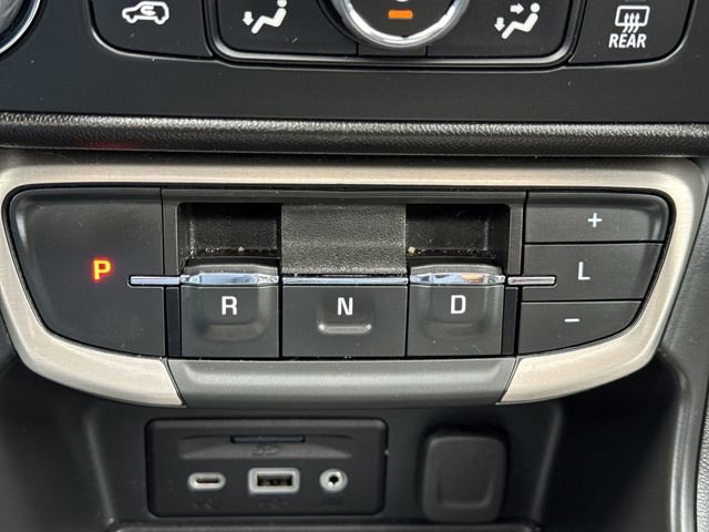 Used 2024 GMC Terrain Denali w/ Denali Premium Package AWD/4WD image 16