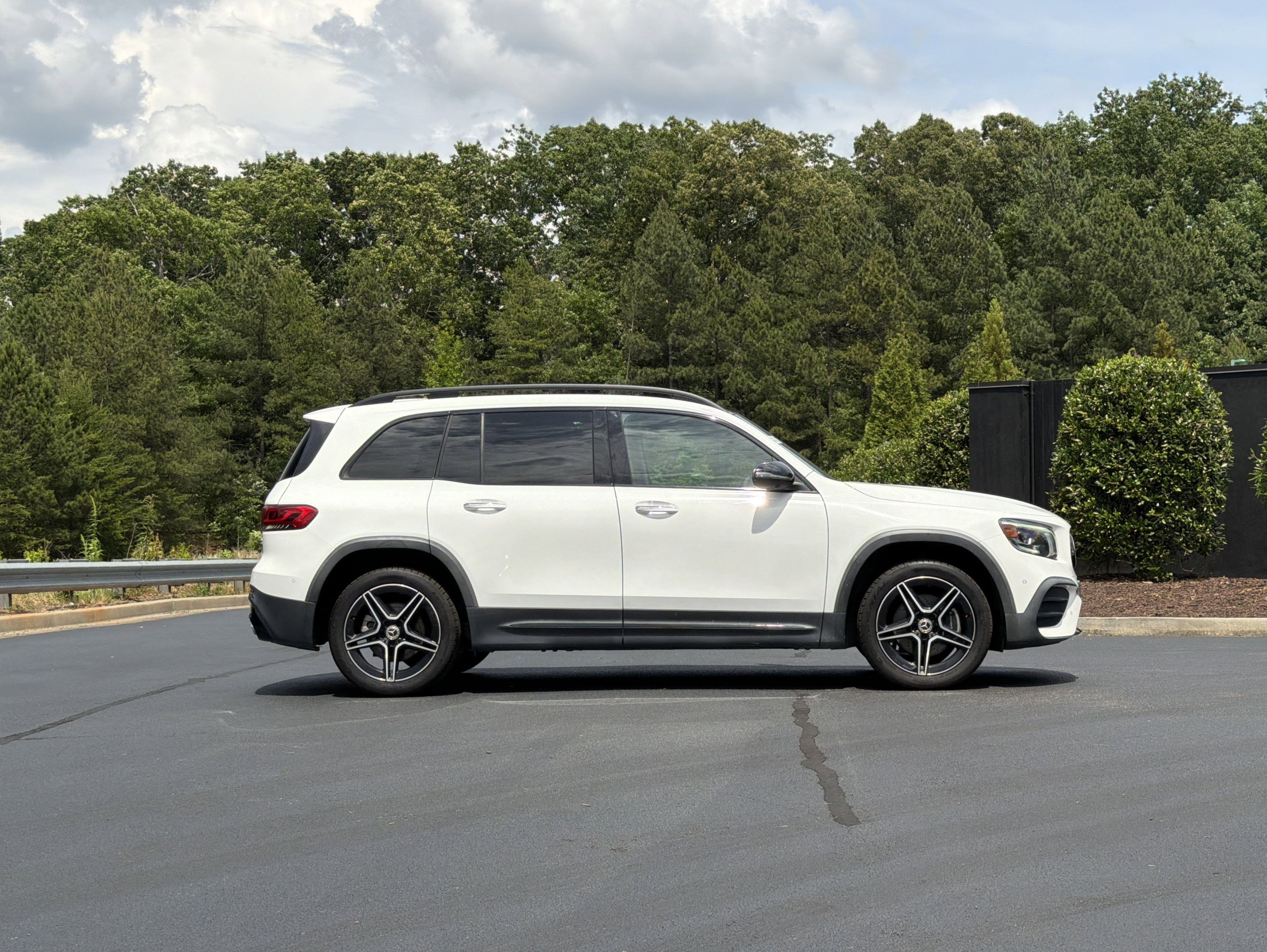Used 2020 Mercedes-Benz GLB 250 4MATIC image 5