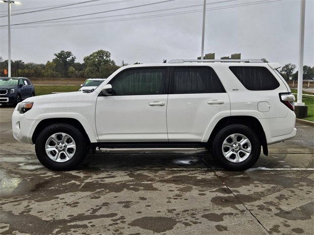 Used 2018 Toyota 4Runner SR5 image 3