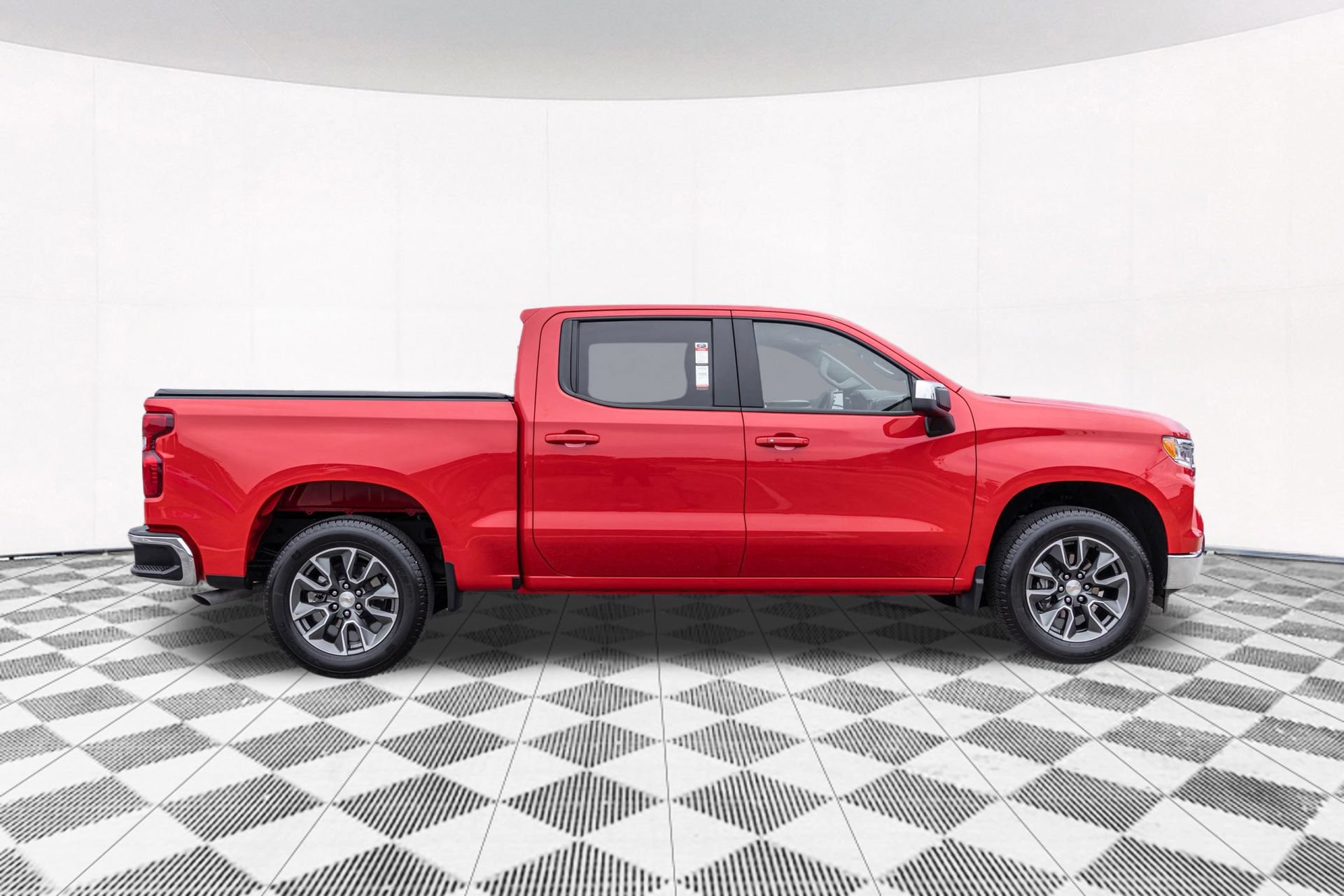Used 2024 Chevrolet Silverado 1500 LT AWD/4WD image 22