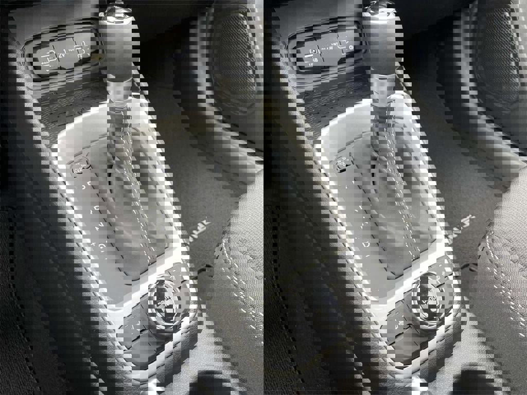 New 2026 Hyundai Venue SEL image 38