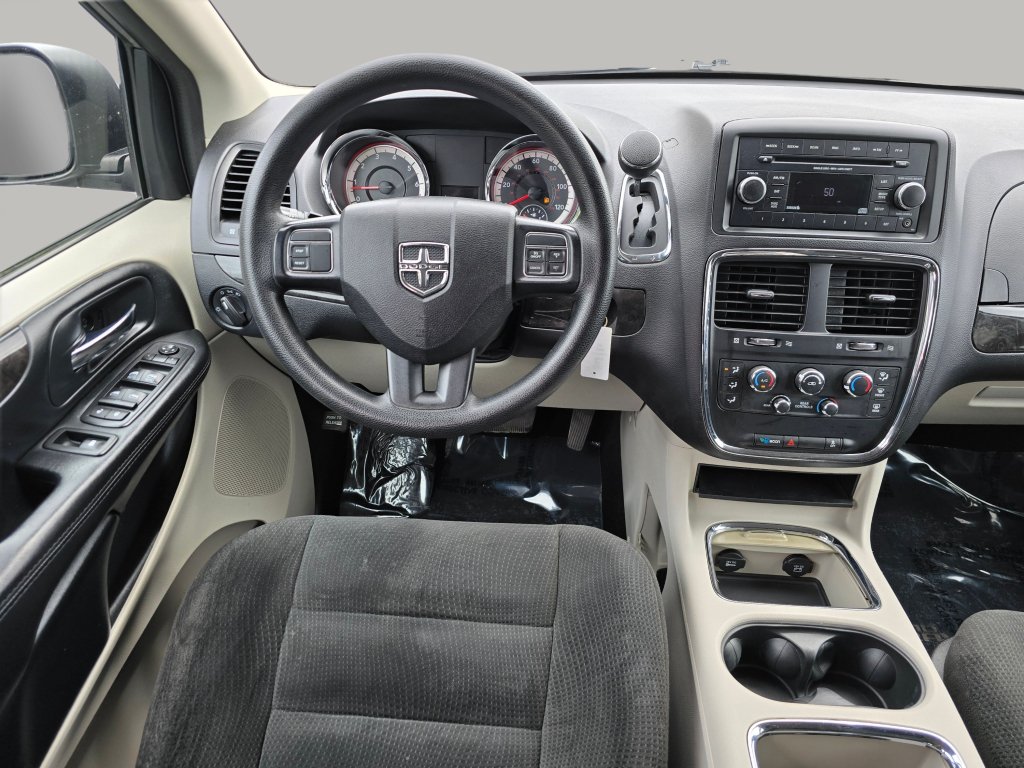 Used 2016 Dodge Grand Caravan SXT FWD image 3