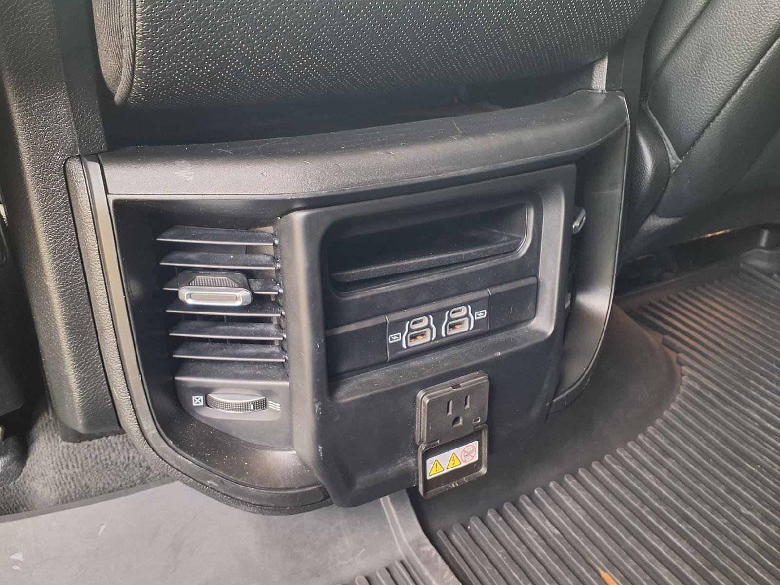 Used 2022 RAM 1500 Laramie AWD/4WD image 12