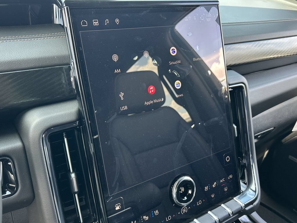 New 2026 GMC Yukon AT4 AWD/4WD image 13