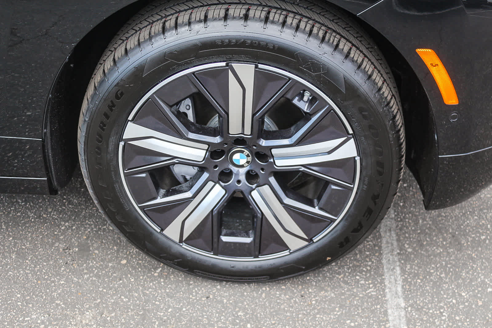 New 2026 BMW iX xDrive60 w/ Premium Package AWD/4WD image 9