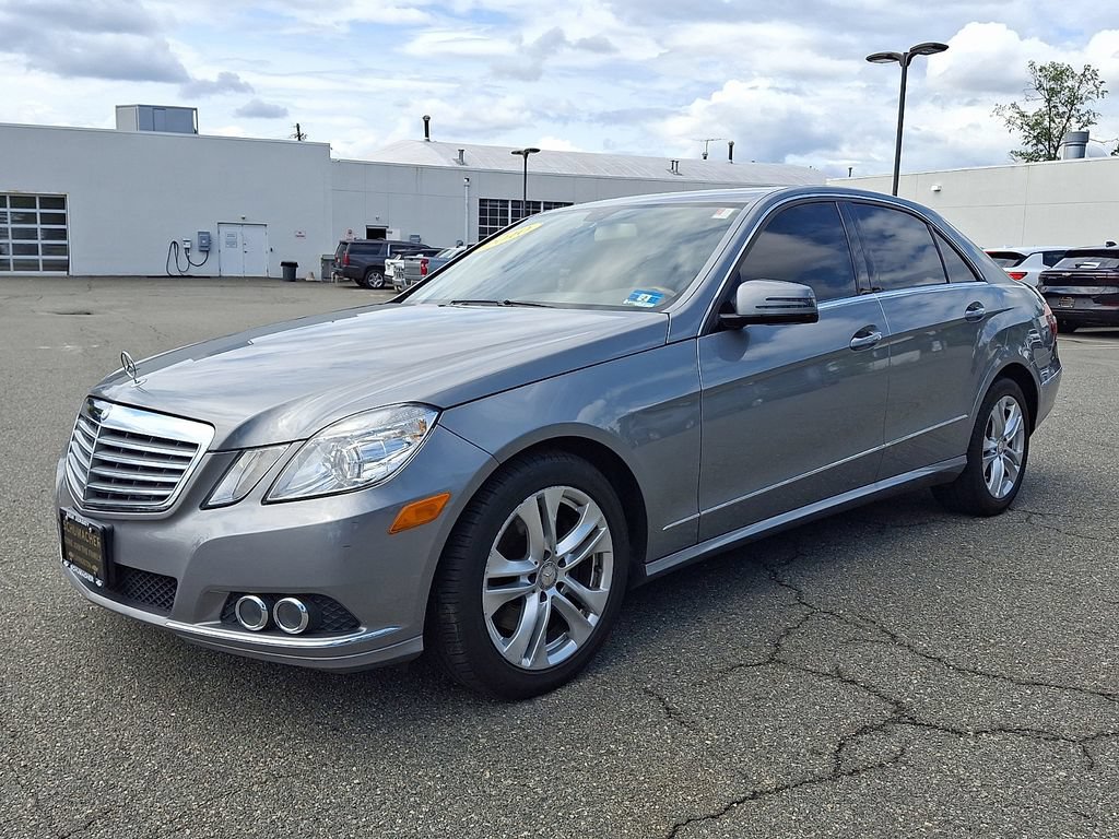 Used 2010 Mercedes-Benz E 350 4MATIC Sedan image 3