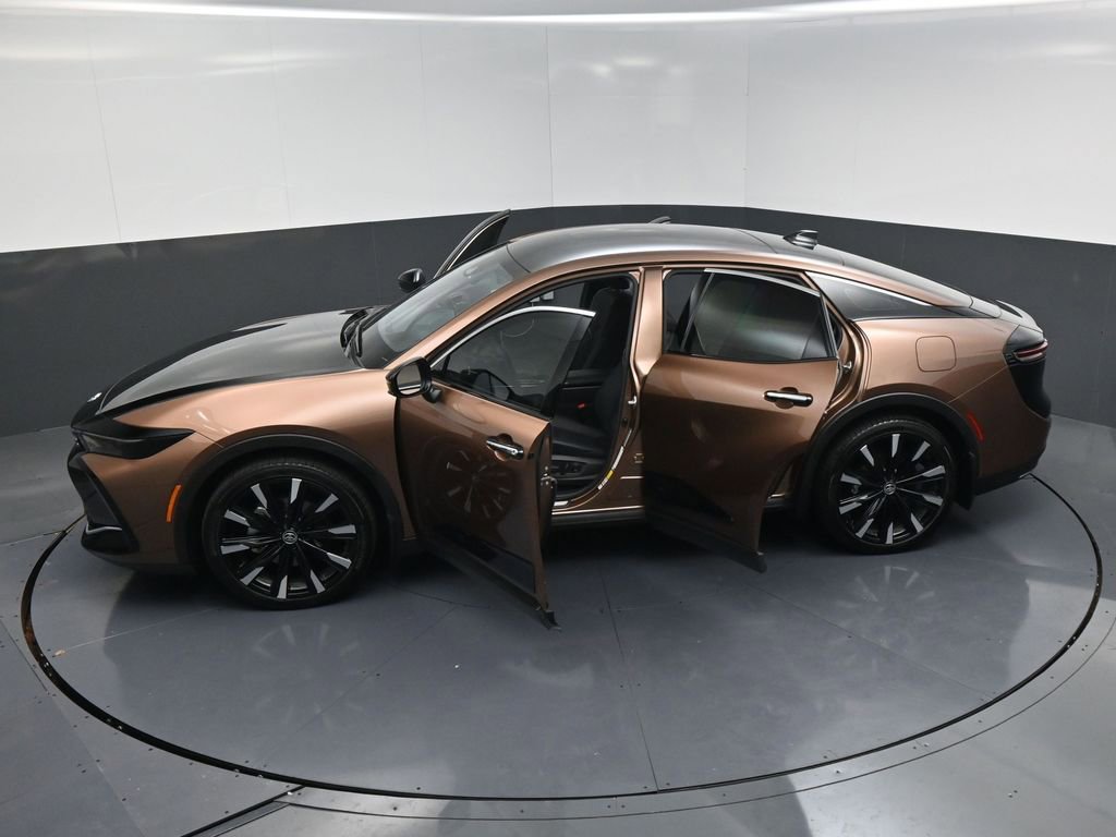 Used 2025 Toyota Crown Platinum image 25