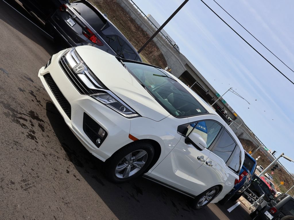 Certified 2018 Honda Odyssey EX-L image 3