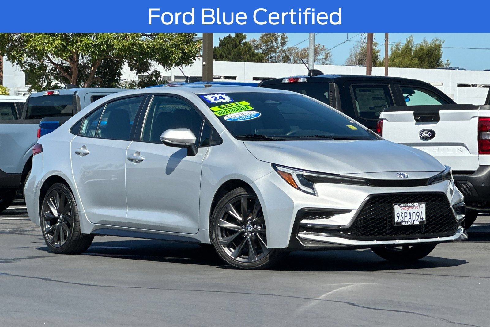 Used 2024 Toyota Corolla XSE FWD image 2