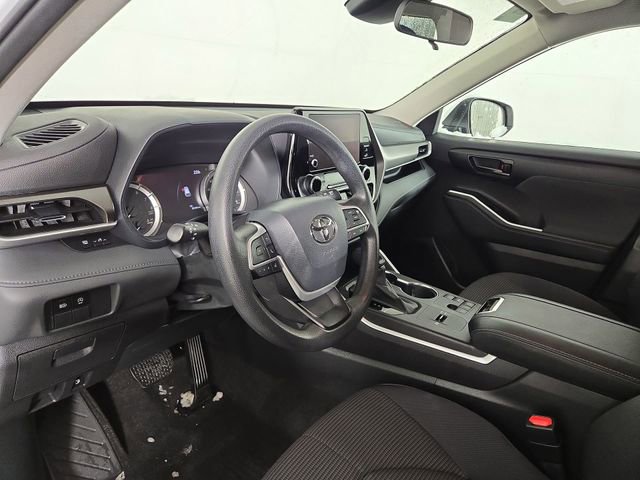 Used 2023 Toyota Highlander L image 14